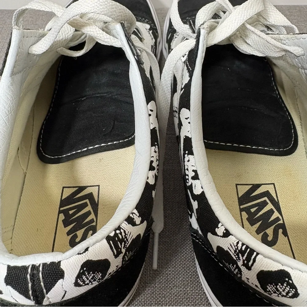 Vans Skull Old Skool Sneakers- men’s 11.5